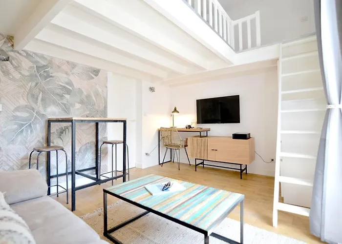 Helder Cozy In Hyper-center Apartman