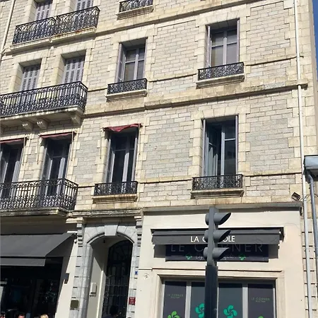 Helder Cozy In Hyper-center 比亚里茨