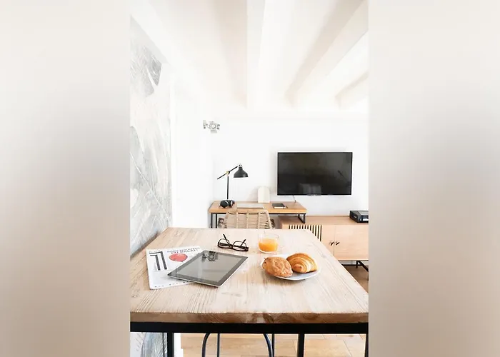 Helder Cozy In Hyper-center * 比亚里茨